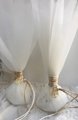 mpomponiera-gamou-touli-dentro-zois